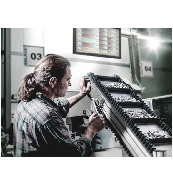 Wera 8003 B Zyklop Metal-Knarre Mit Durchsteckvierkant Mit 3/8"-Antrieb, 3/8" X 222 Mm 4 Wera 8003 B Zyklop Metal-Knarre Mit Durchsteckvierkant Mit 3/8"-Antrieb, 3/8" X 222 Mm – Bild 2